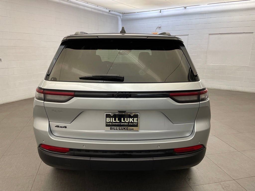New 2025 Jeep Grand Cherokee Limited AWD/4WD image 4