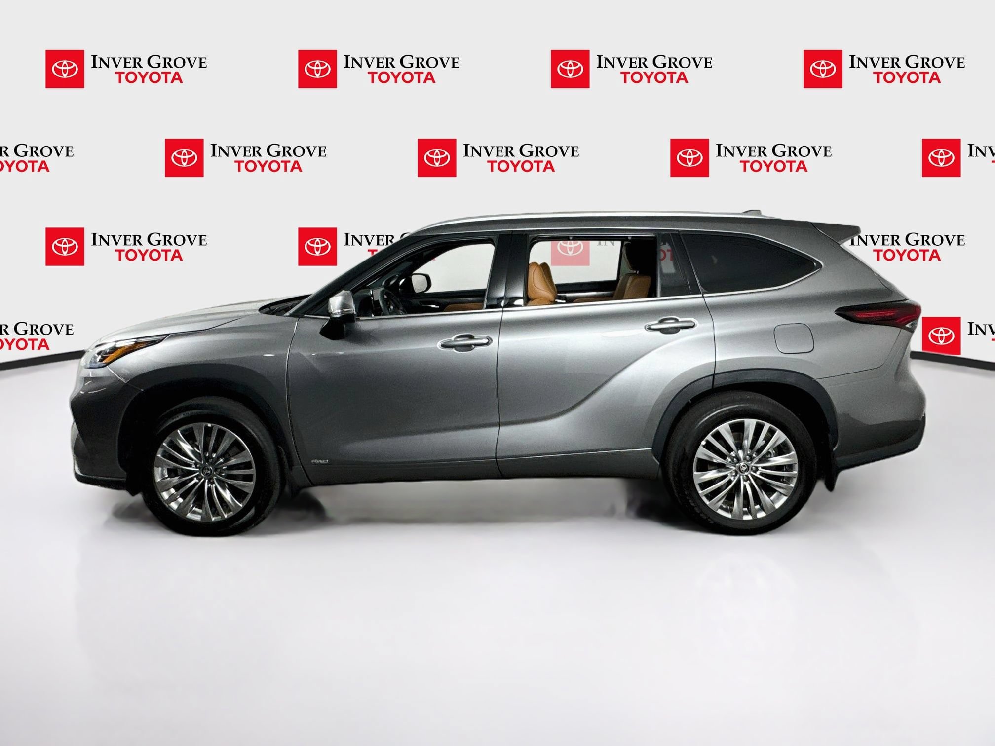 Used 2026 Toyota Highlander Platinum AWD/4WD image 8