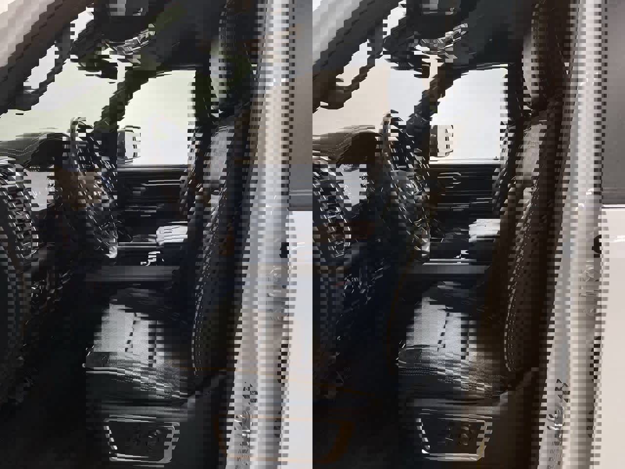 Used 2024 RAM 1500 Laramie image 14