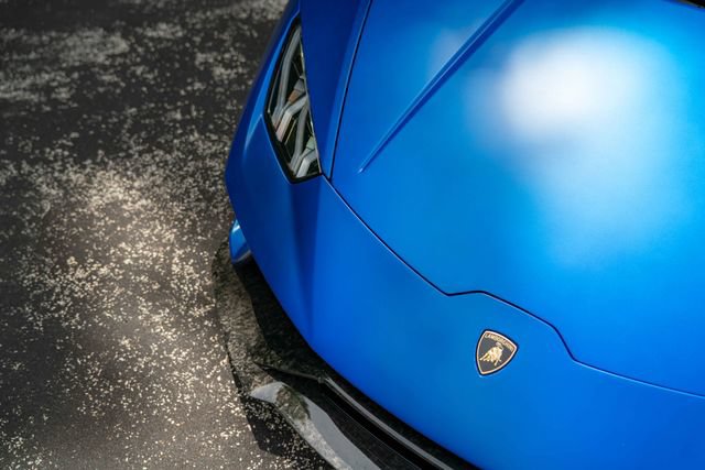 Used 2019 Lamborghini Huracan Performante AWD/4WD image 36