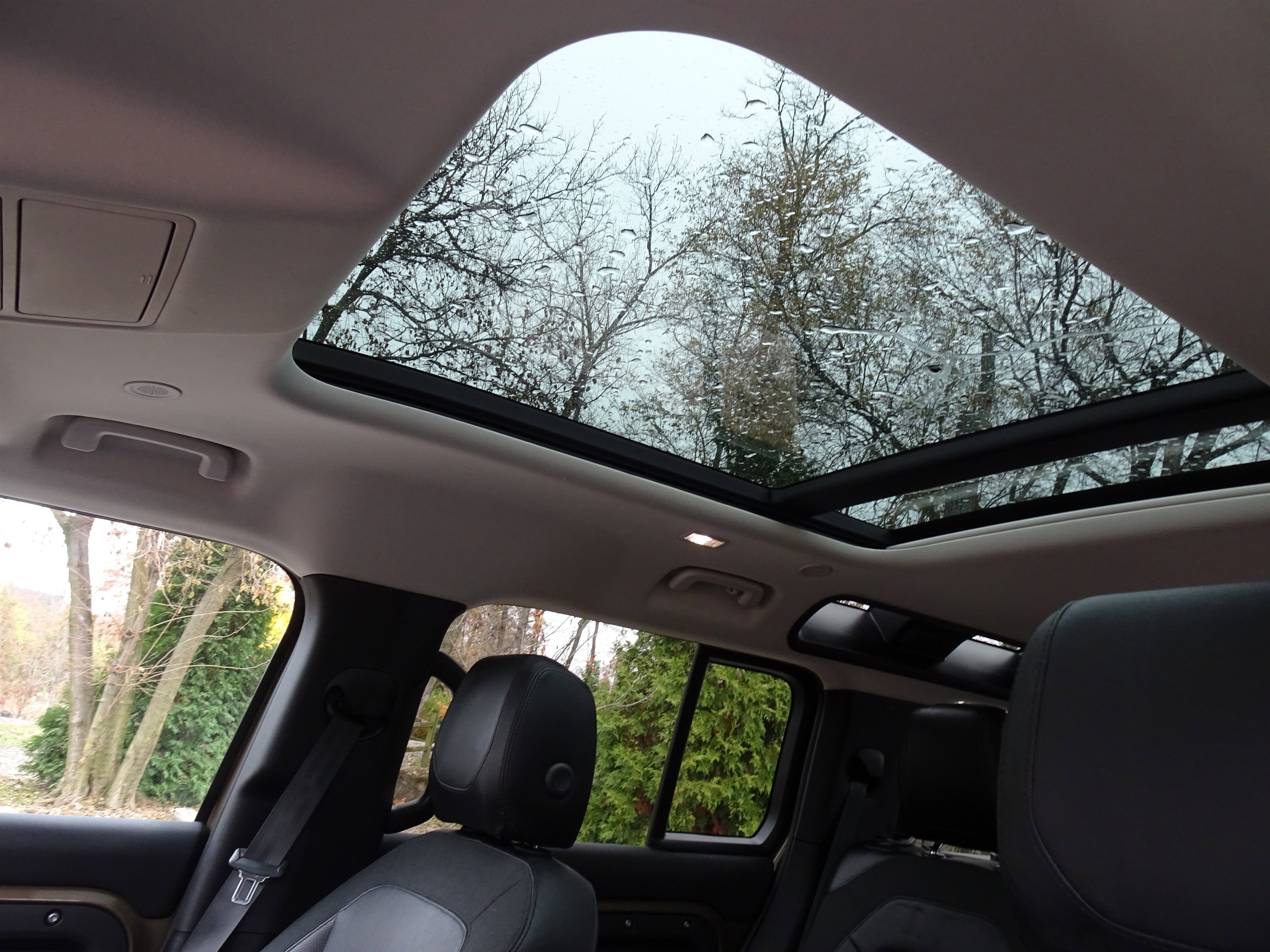 Used 2020 Land Rover Defender 110 First Edition image 15