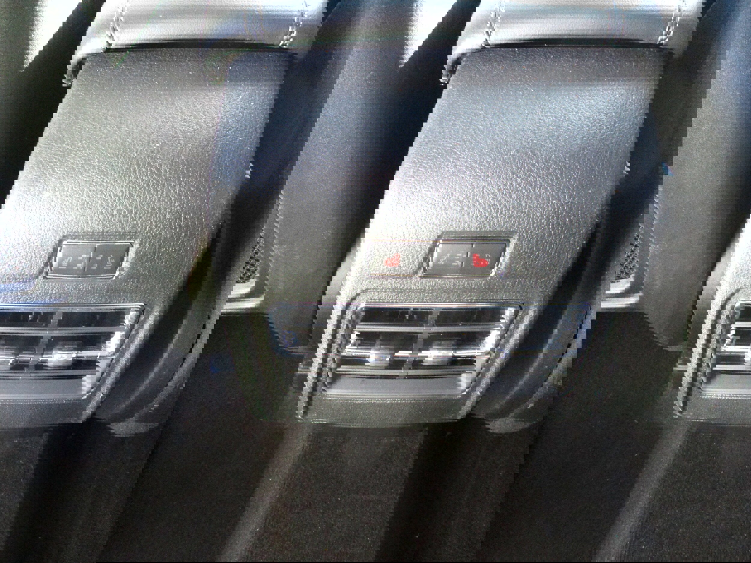 Used 2022 Lincoln Corsair AWD w/ Premium Package image 18