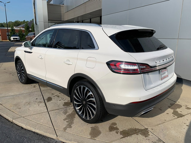 Certified 2023 Lincoln Nautilus Black Label AWD/4WD image 3