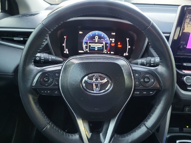 Used 2025 Toyota Corolla Cross XLE w/ Convenience Package FWD image 14