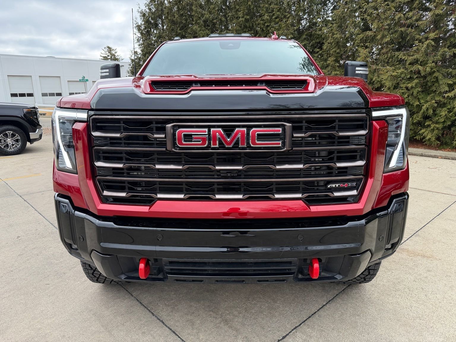 Used 2025 GMC Sierra 2500 AT4X image 6