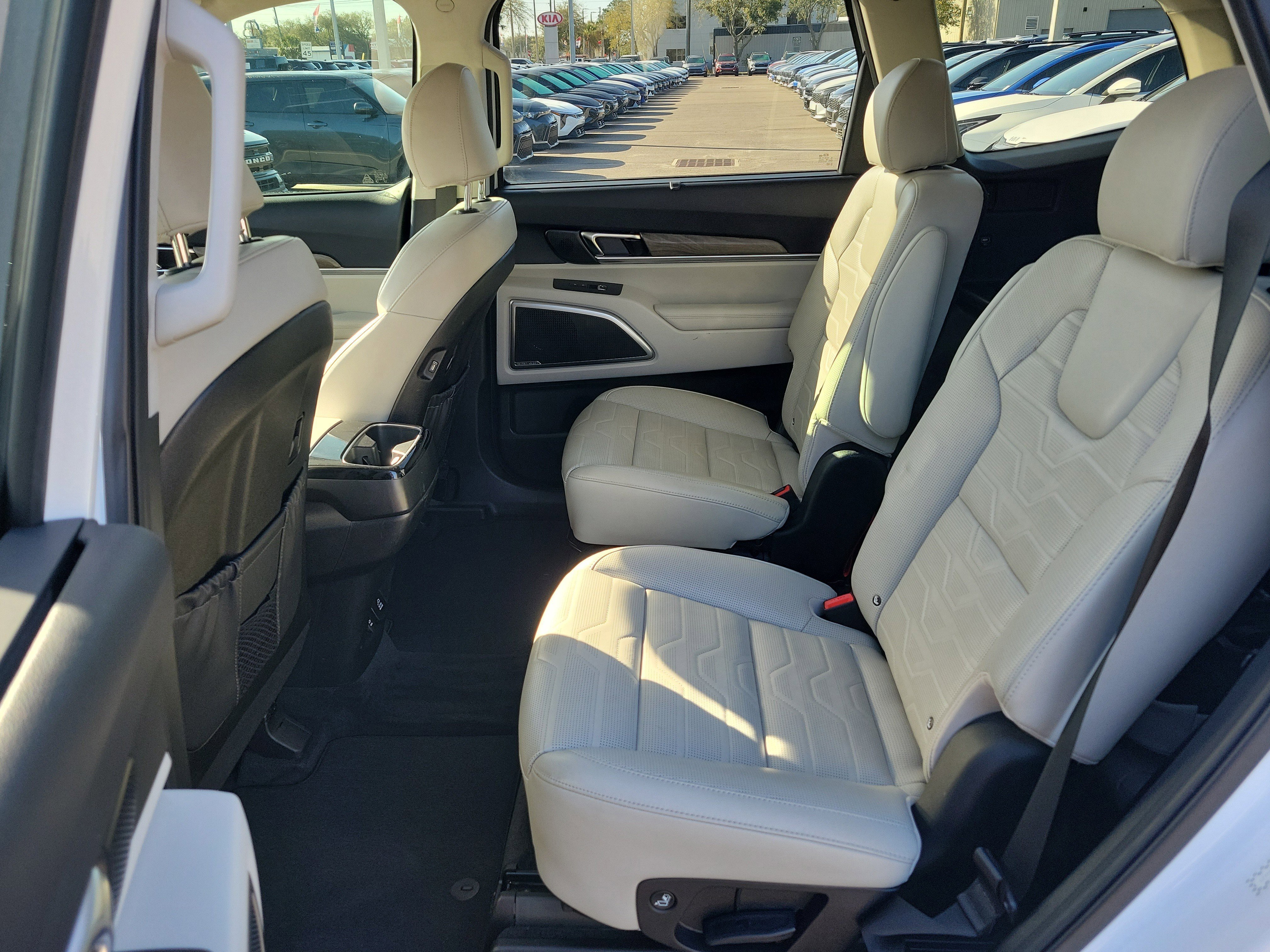 Used 2020 Kia Telluride SX w/ SX Prestige Package image 16