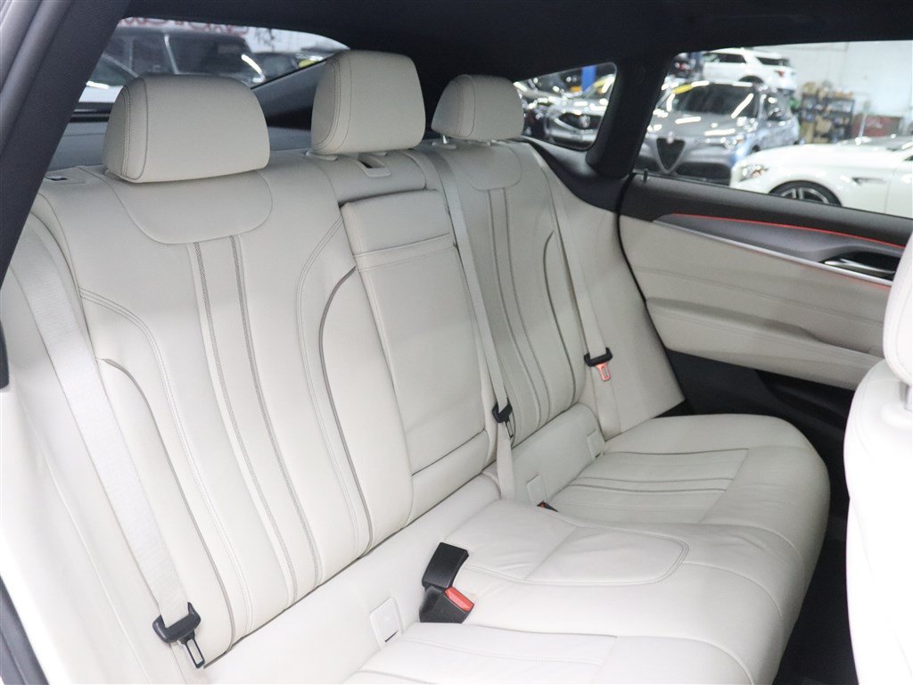 Used 2019 BMW 640i Gran Turismo xDrive w/ M Sport Package AWD/4WD image 19