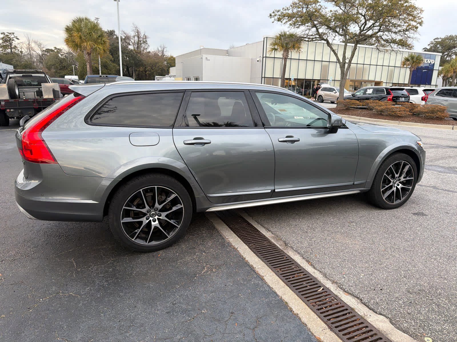 Used 2018 Volvo V90 T6 Cross Country w/ Convenience Package image 17
