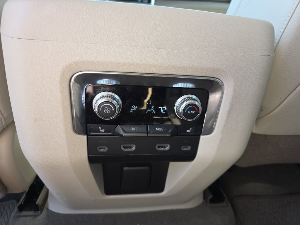 Used 2021 GMC Yukon Denali w/ Denali Premium Package image 19