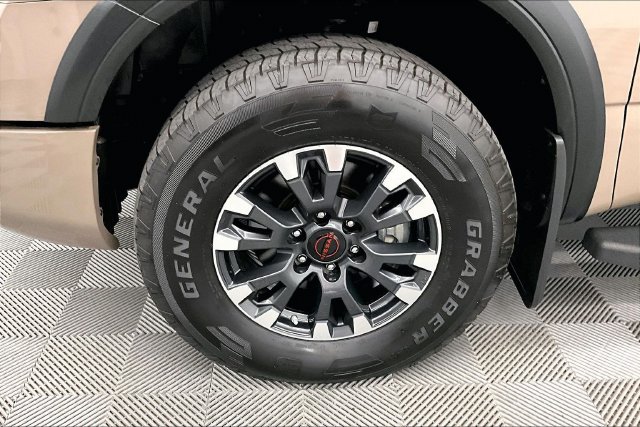 Used 2024 Nissan Titan PRO-4X w/ Pro-4x Utility Package AWD/4WD image 10