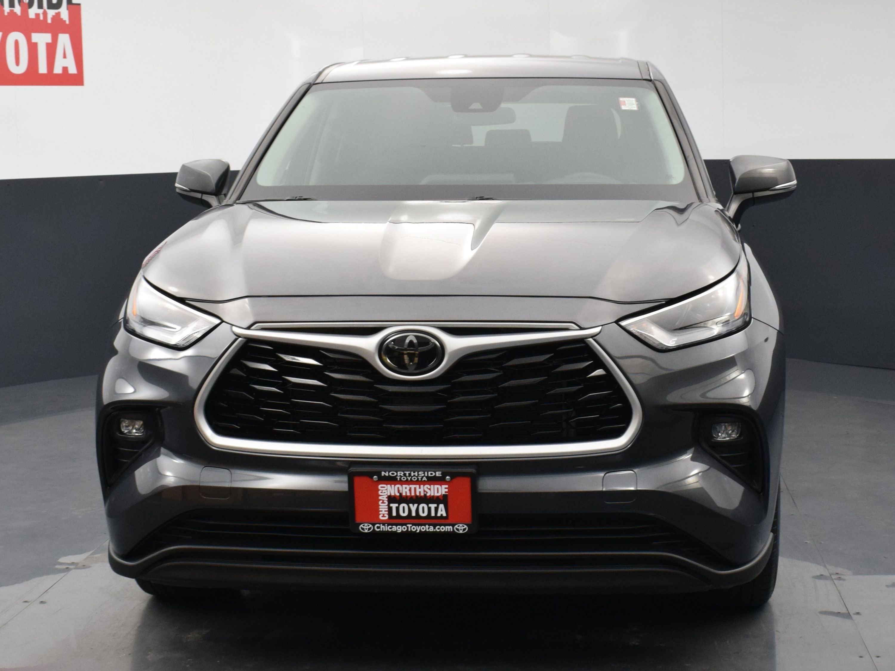 Used 2024 Toyota Highlander LE image 7