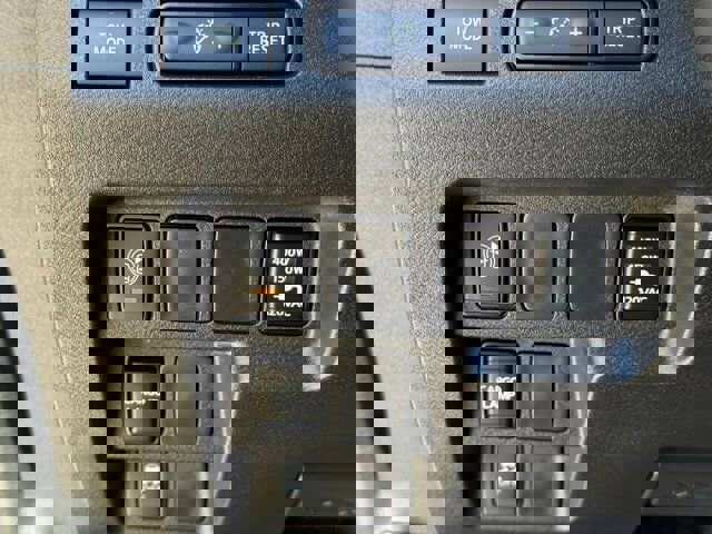 Used 2022 Nissan Frontier Pro-X RWD image 22