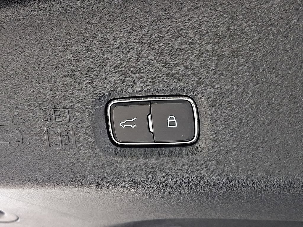 Used 2025 Ford Expedition Max Platinum AWD/4WD image 31