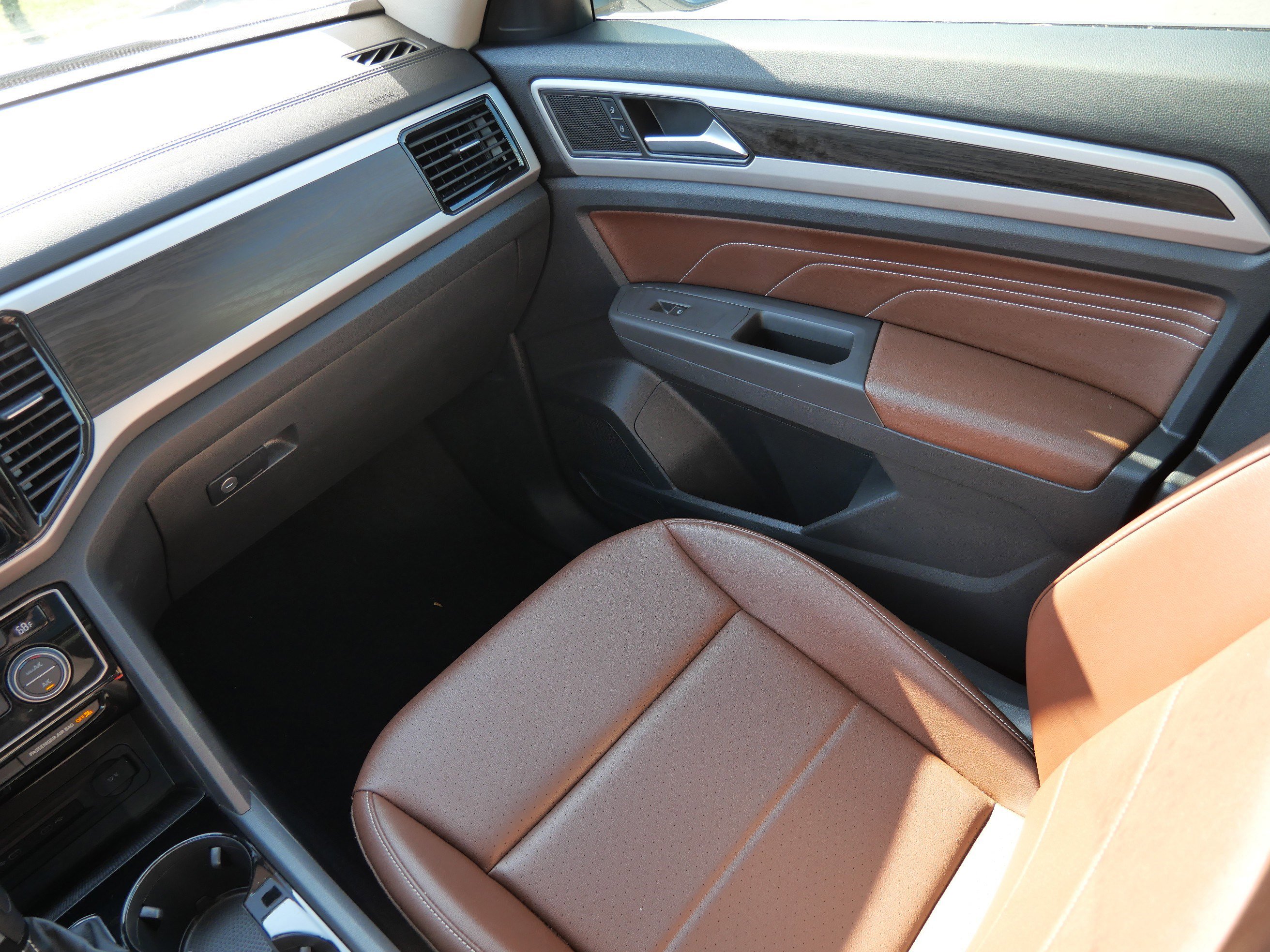 Certified 2022 Volkswagen Atlas SE image 11