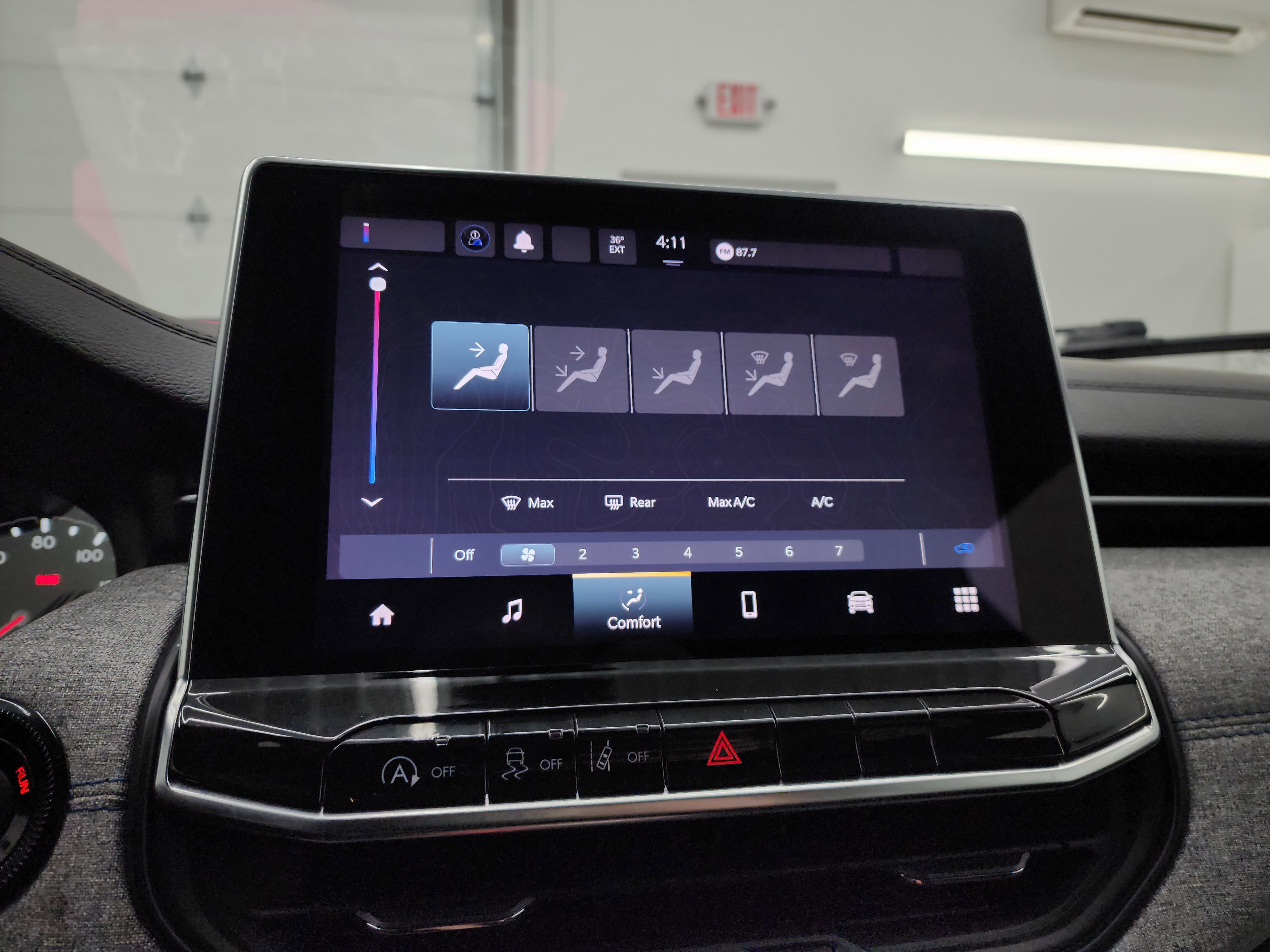 Used 2024 Jeep Compass Latitude image 46