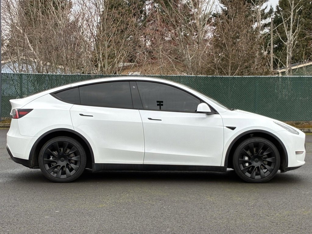 Used 2020 Tesla Model Y Long Range image 8