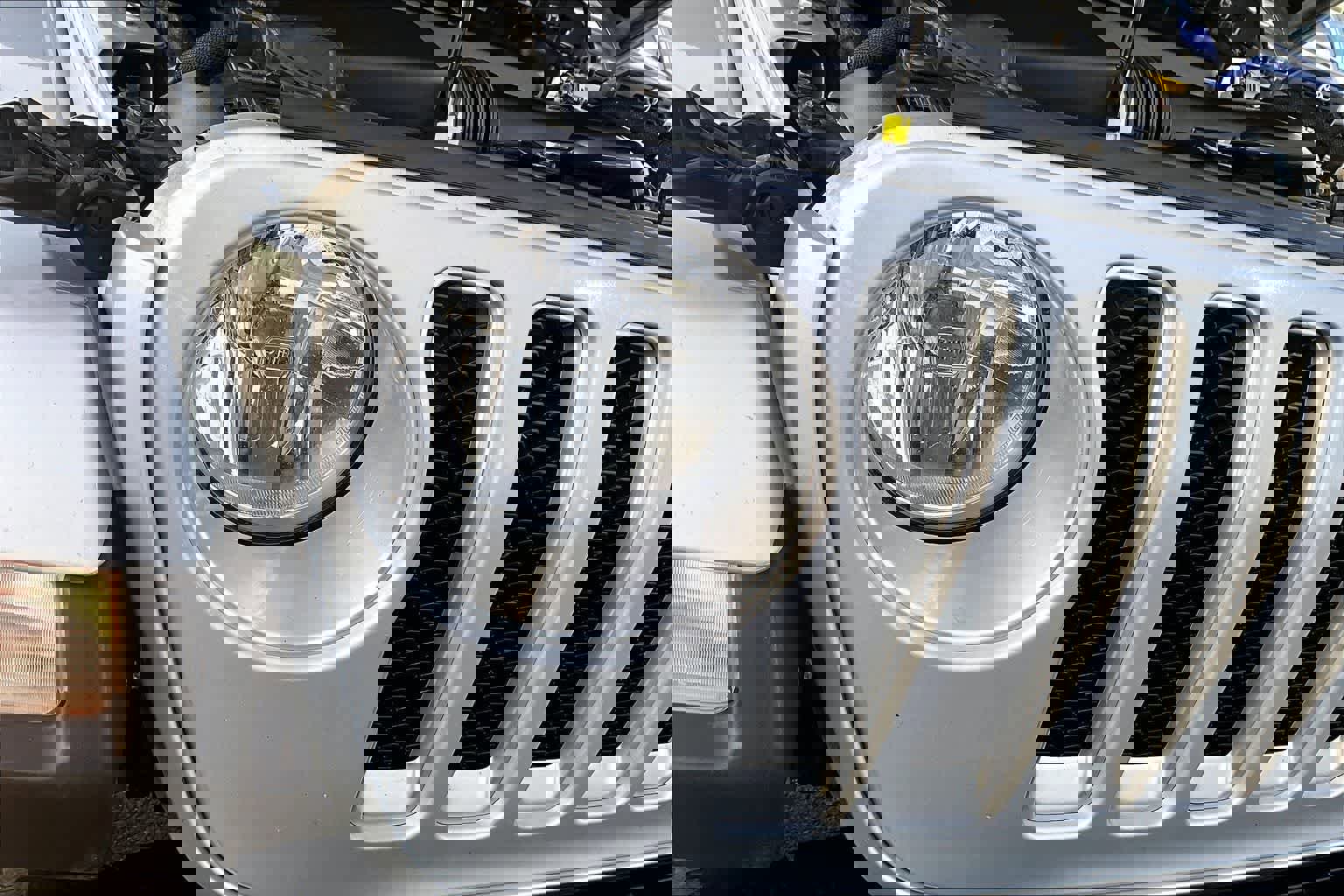 Used 2023 Jeep Wrangler Sahara image 31