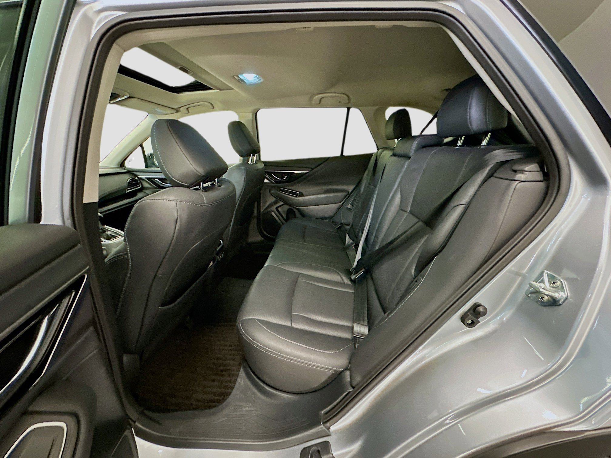 Used 2022 Subaru Outback Limited XT image 30