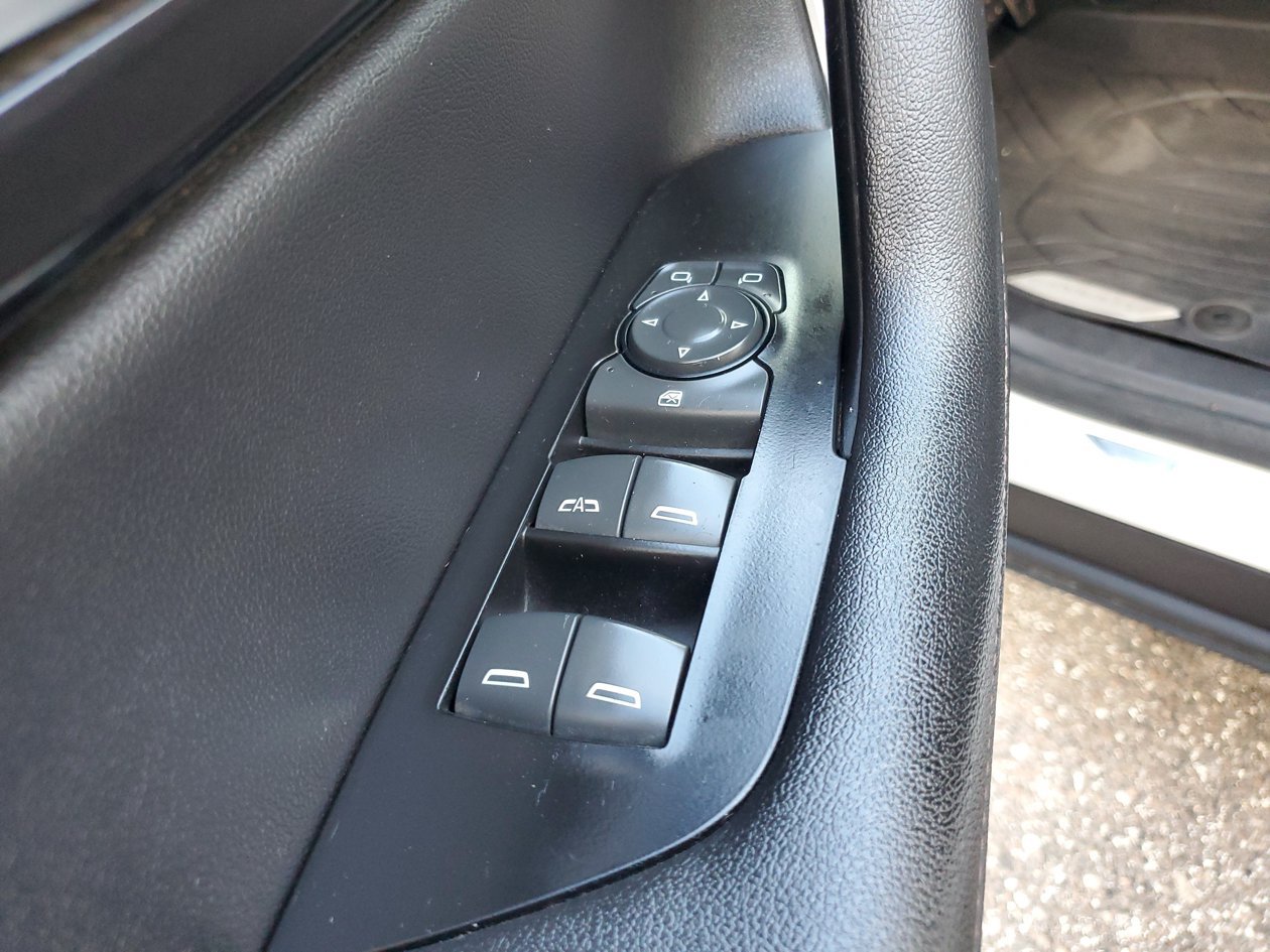 Used 2019 Chevrolet Blazer Premier w/ Sun and Wheels Package FWD image 17