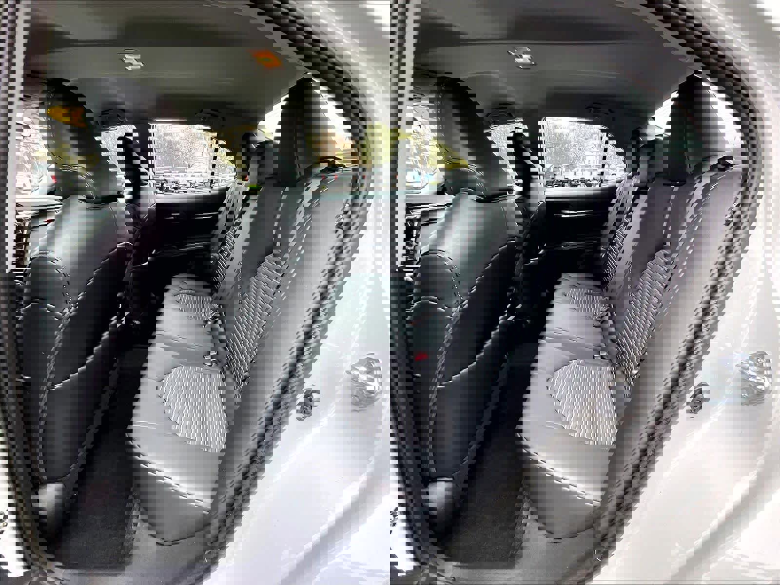 Used 2022 Toyota Camry SE w/ Carpet Mat Package (TMS) AWD/4WD image 15