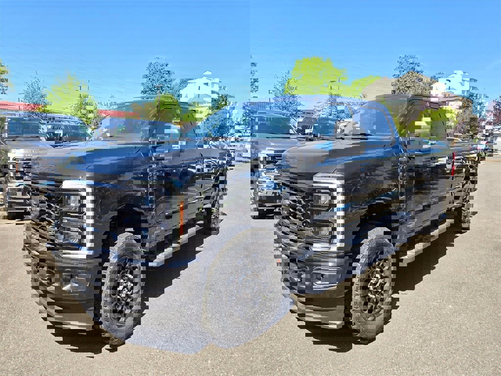 New 2025 Ford F350 XLT w/ Black Appearance Package