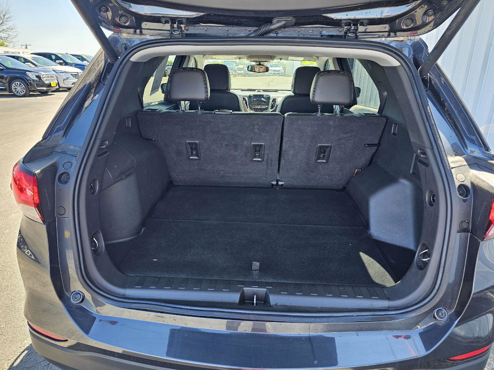 Used 2022 Chevrolet Equinox Premier image 2