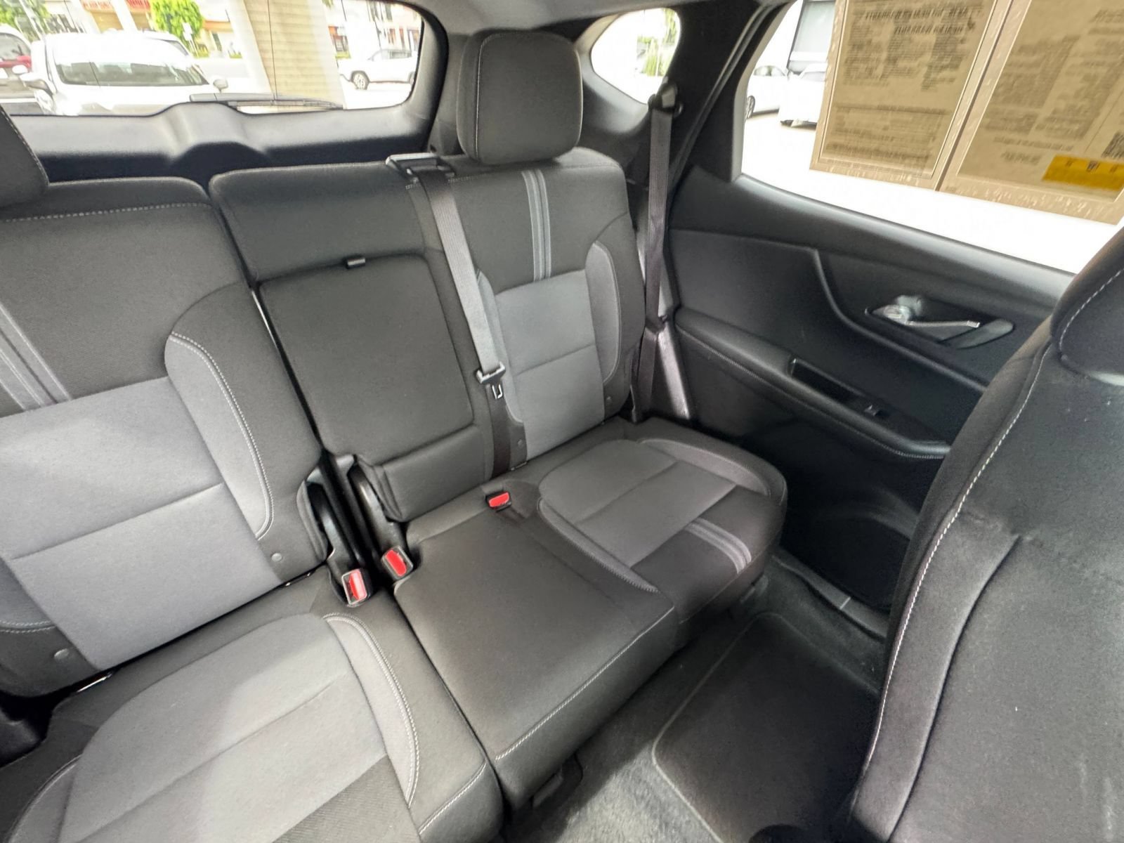 Used 2025 Chevrolet Blazer LT FWD image 37