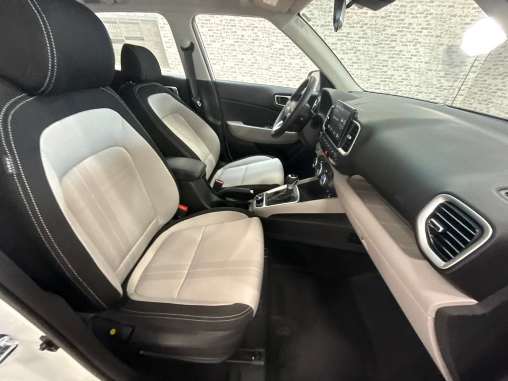 New 2026 Hyundai Venue SEL FWD image 11