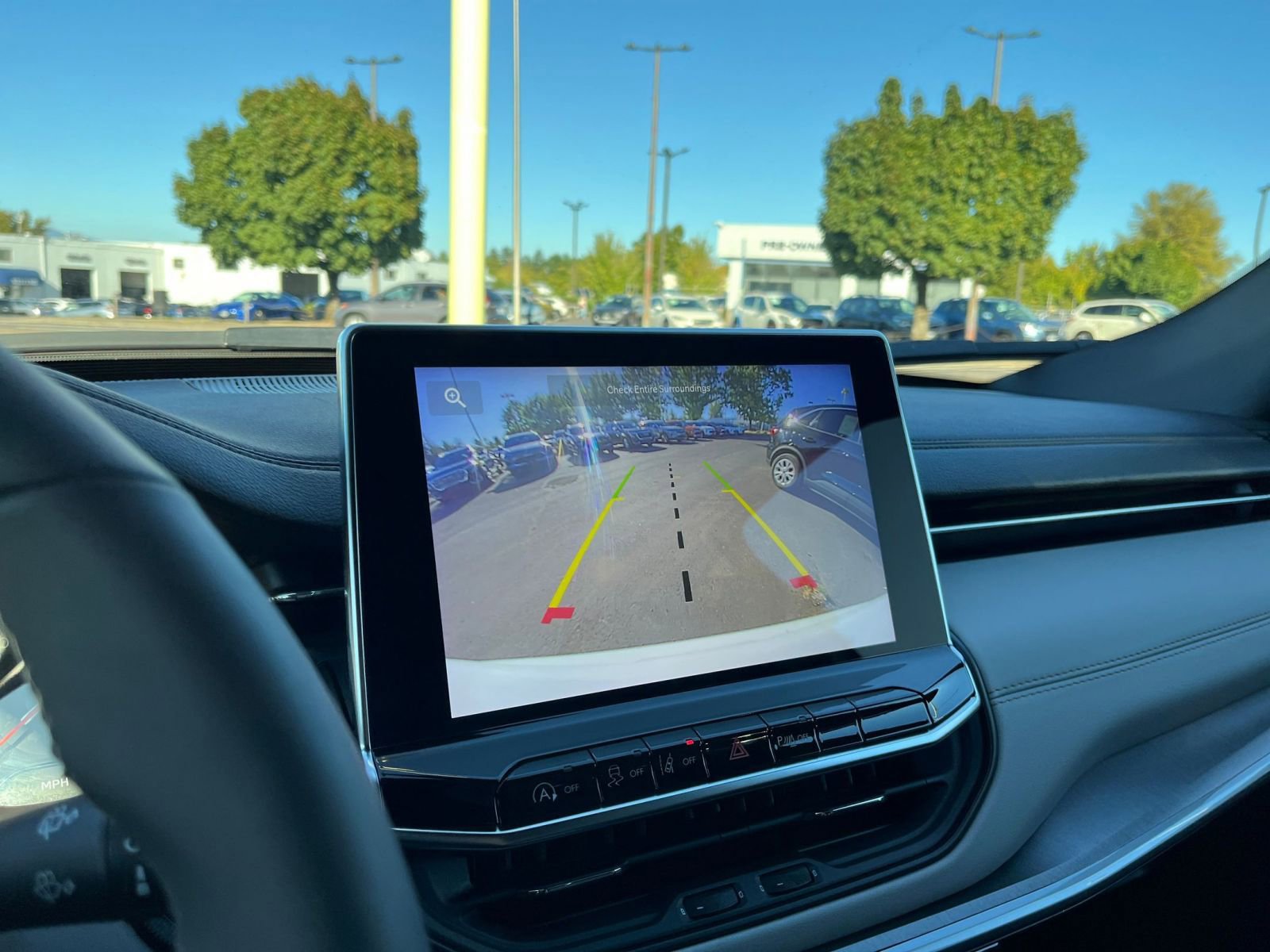 Used 2025 Jeep Compass Limited image 18