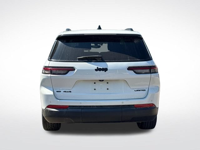 Used 2023 Jeep Grand Cherokee L Limited w/ Black Appearance Package AWD/4WD image 4