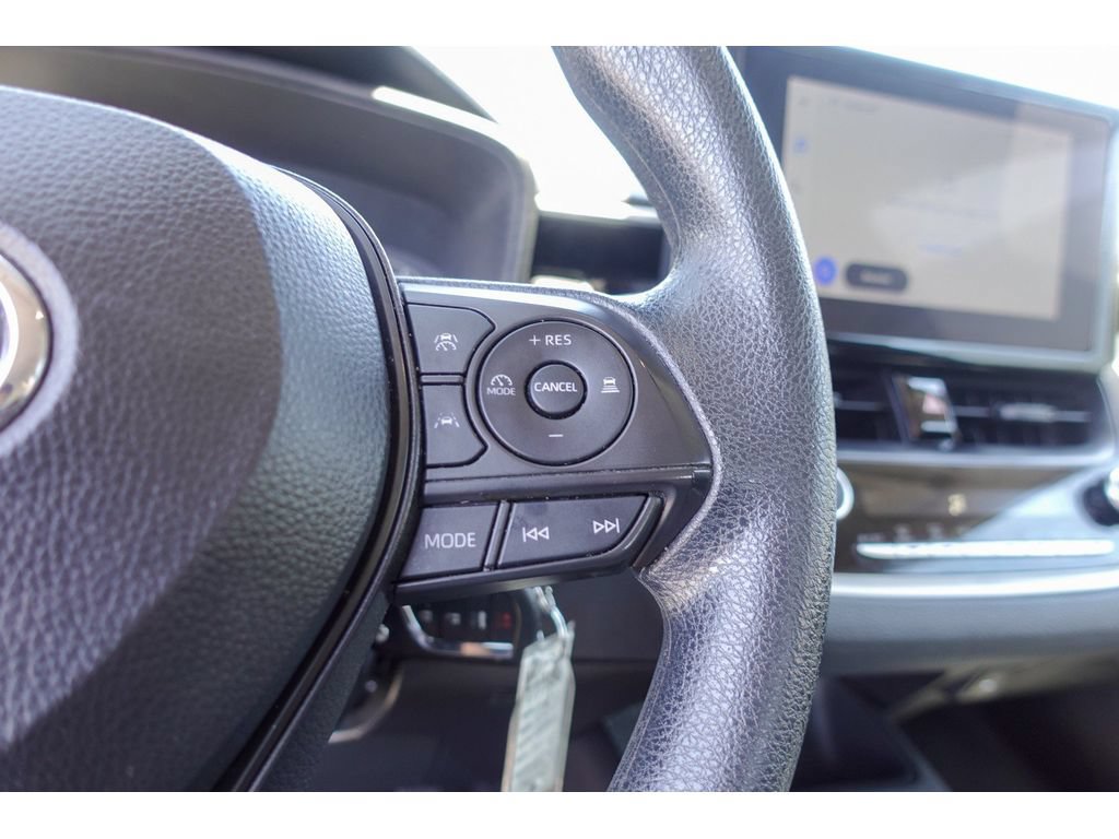 Used 2025 Toyota Corolla LE FWD image 16
