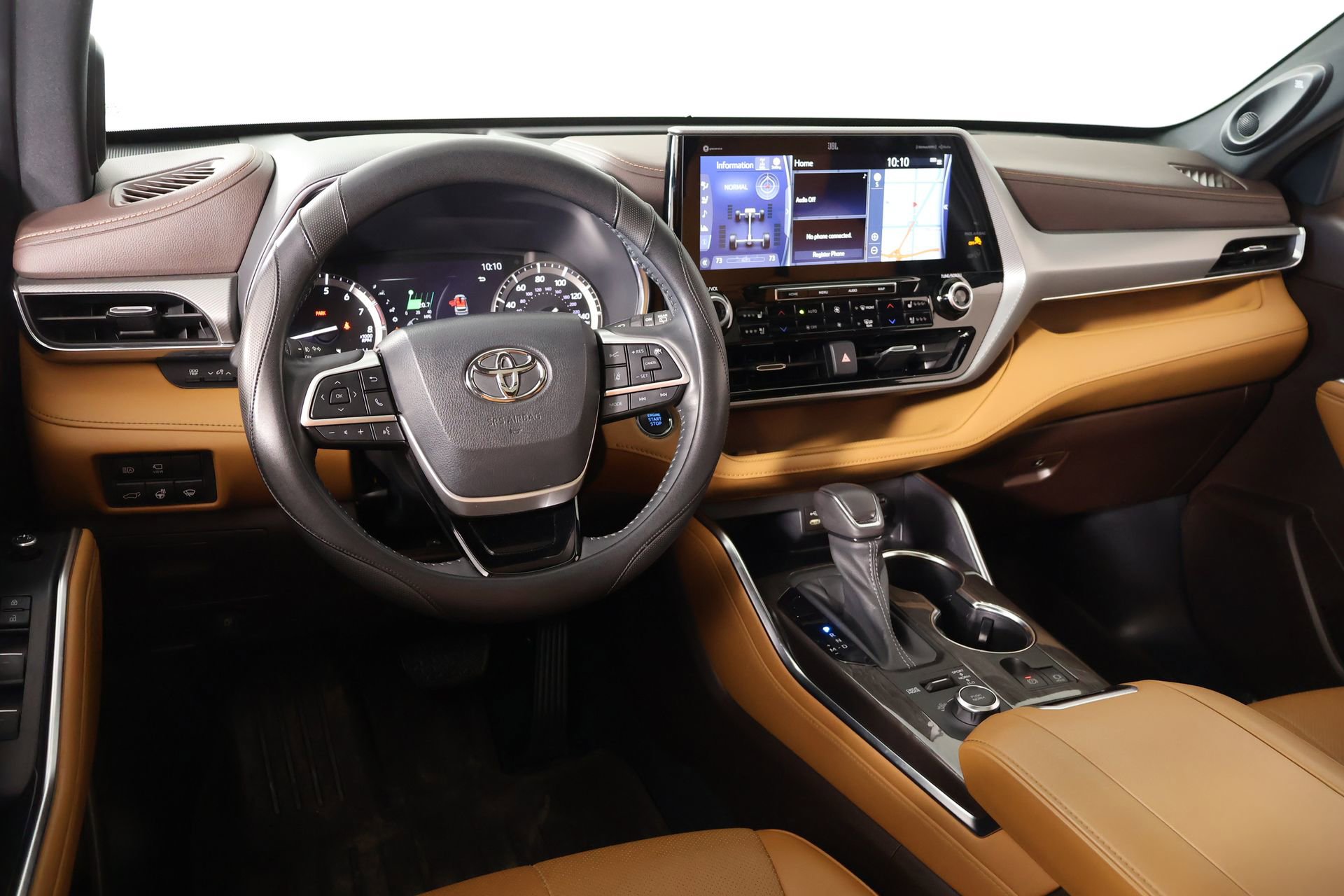 Used 2022 Toyota Highlander Platinum image 2