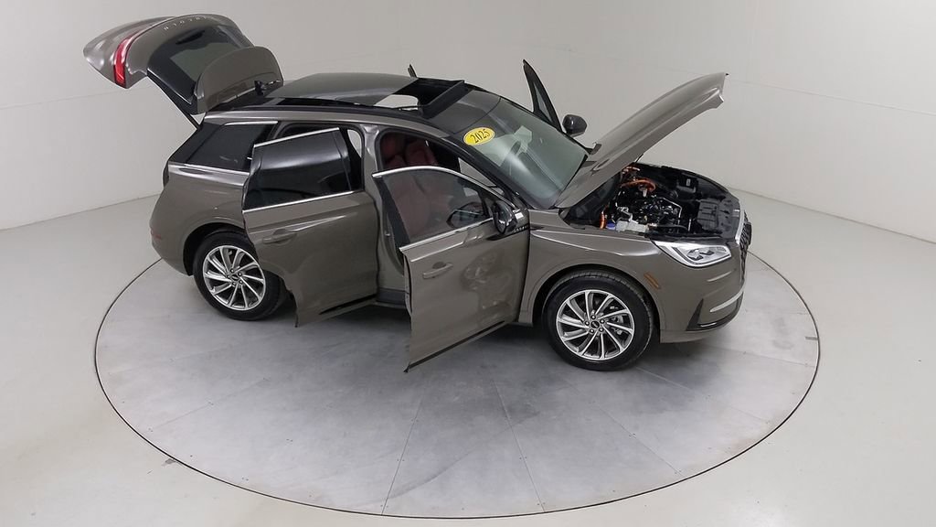 Used 2025 Lincoln Corsair Grand Touring w/ Towing Package image 48