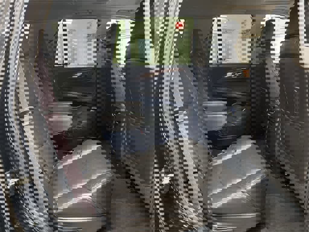 Used 2015 Cadillac Escalade Luxury image 17