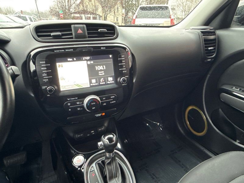 Used 2018 Kia Soul + w/ Audio Package image 24