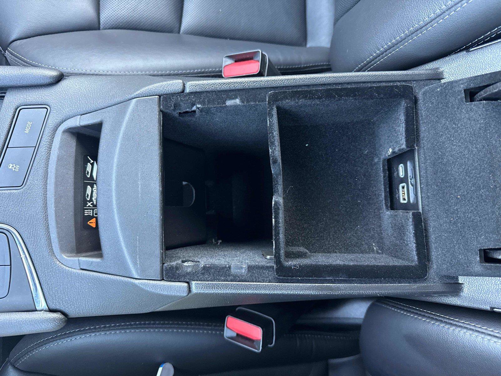 Used 2020 Cadillac XT5 Premium Luxury w/ LPO, Floor Liner Package FWD image 24
