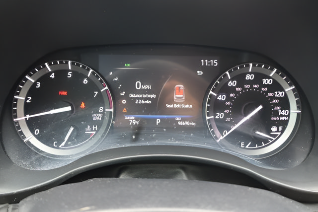 Used 2021 Toyota Highlander XLE AWD/4WD image 29