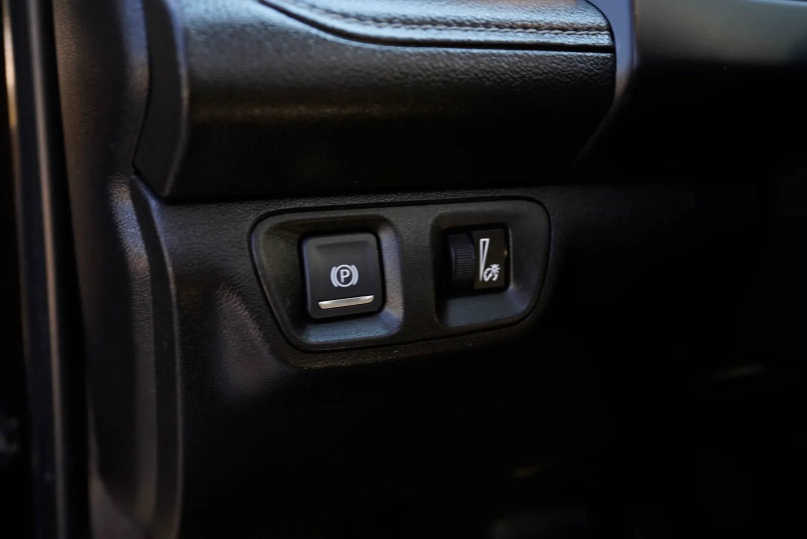 Used 2019 GMC Acadia Denali FWD image 25
