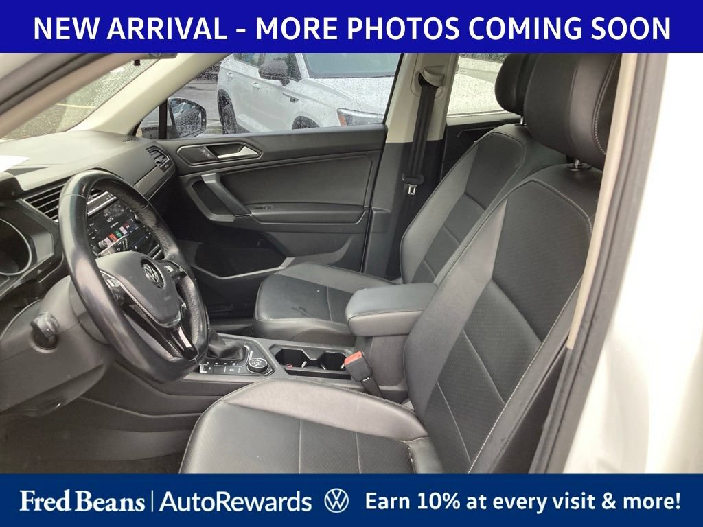 Used 2018 Volkswagen Tiguan SE w/ Panoramic Sunroof Package AWD/4WD image 9
