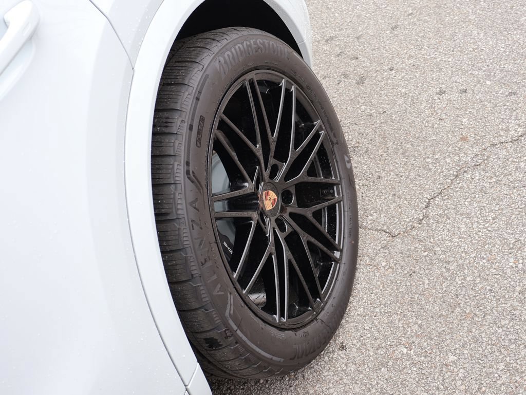New 2026 Porsche Cayenne E-Hybrid Coupe AWD/4WD image 39