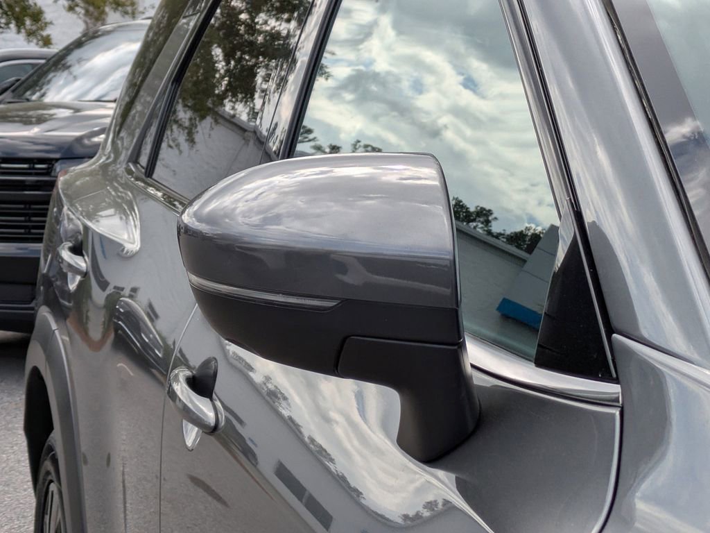 Used 2023 Nissan Pathfinder SL image 11