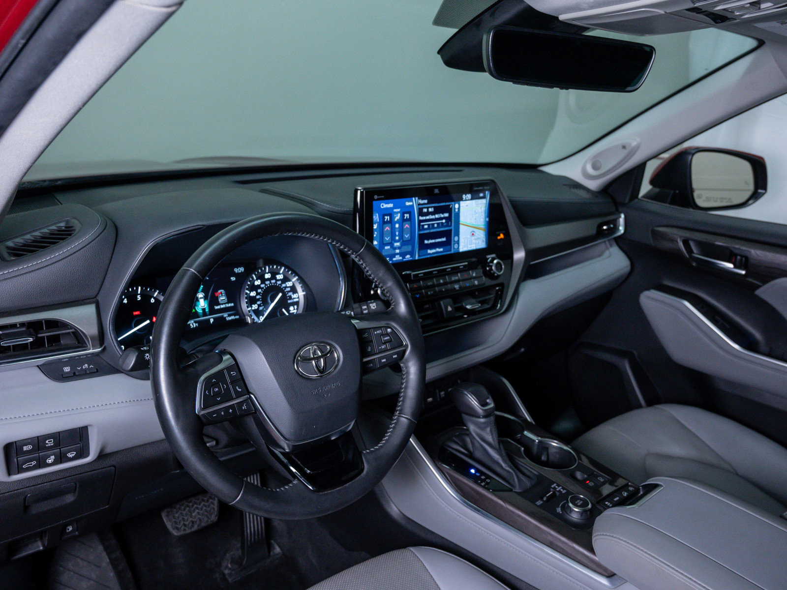 Used 2021 Toyota Highlander Limited image 22