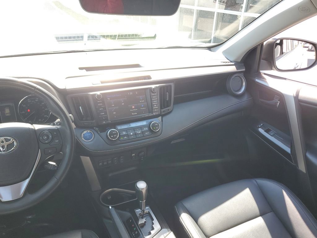 Used 2018 Toyota RAV4 Limited w/ Advanced Technology Package image 19