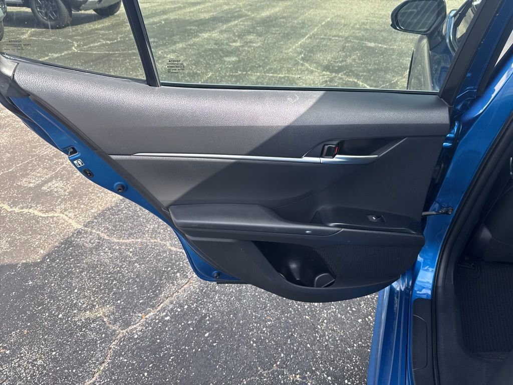 Used 2018 Toyota Camry SE image 25