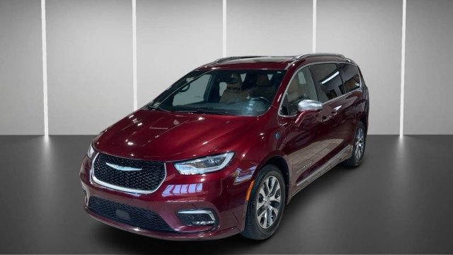 Used 2021 Chrysler Pacifica Pinnacle FWD image 12