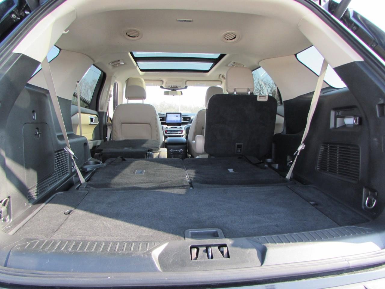 Used 2022 Ford Explorer XLT w/ Equipment Group 202A image 32