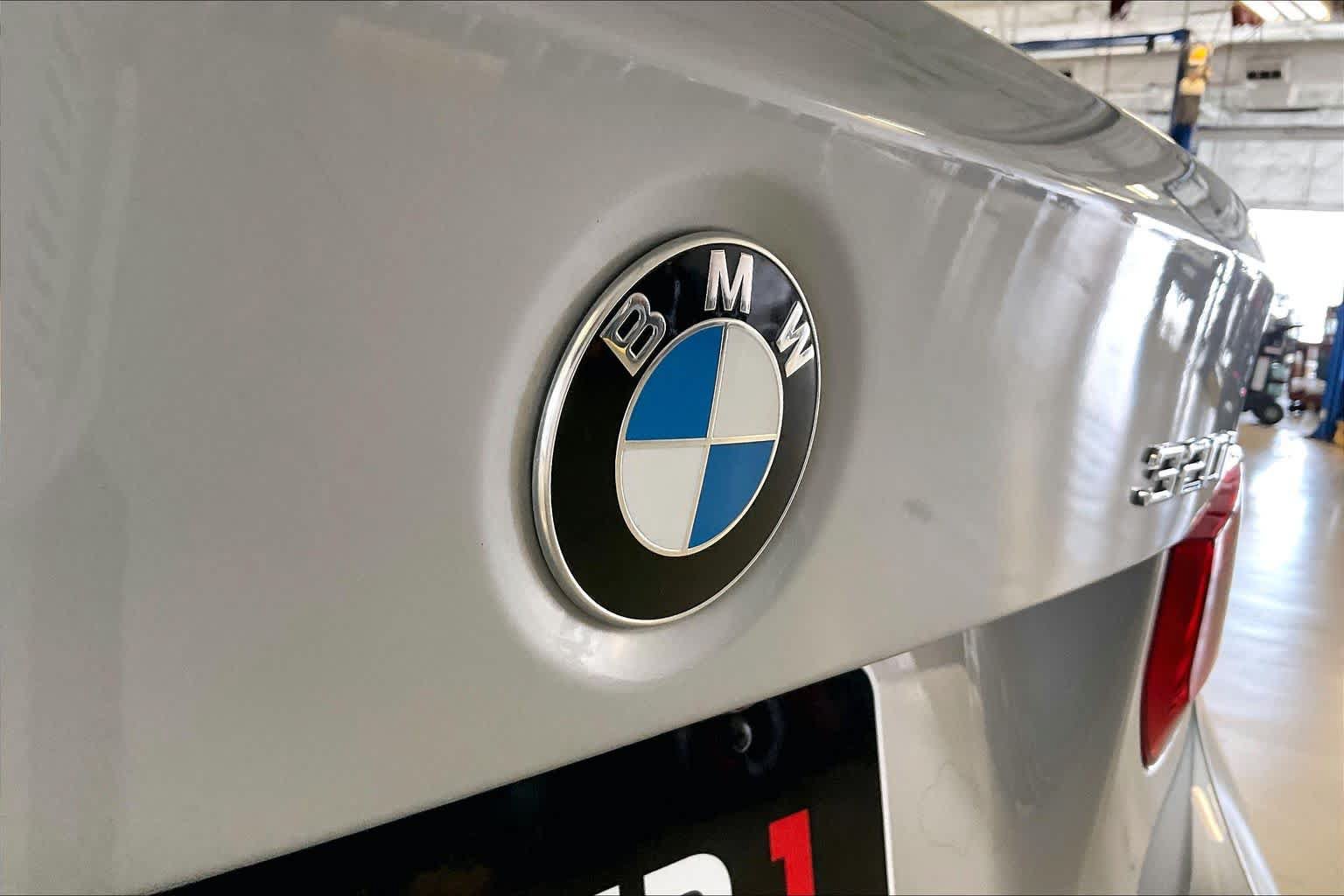 Used 2018 BMW 320i Sedan w/ Convenience Package RWD image 31