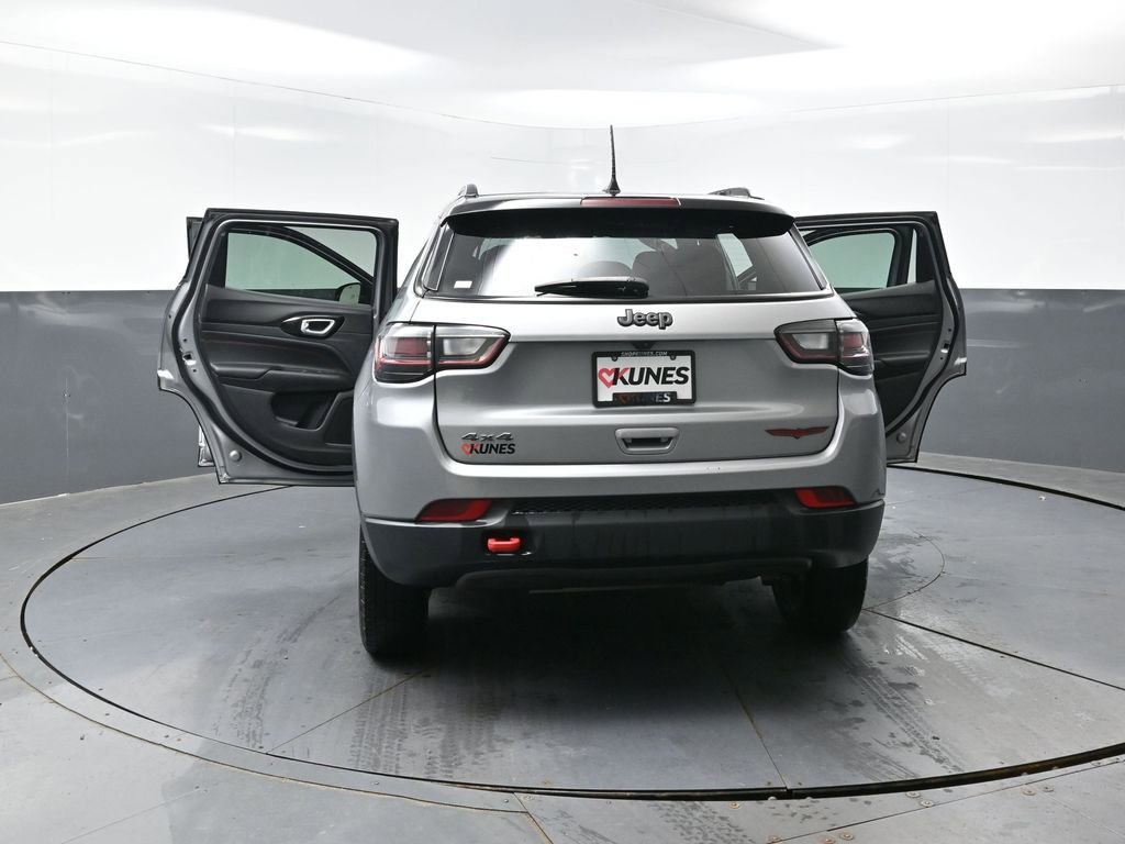 Used 2022 Jeep Compass Trailhawk w/ Trailhawk Elite Group image 59