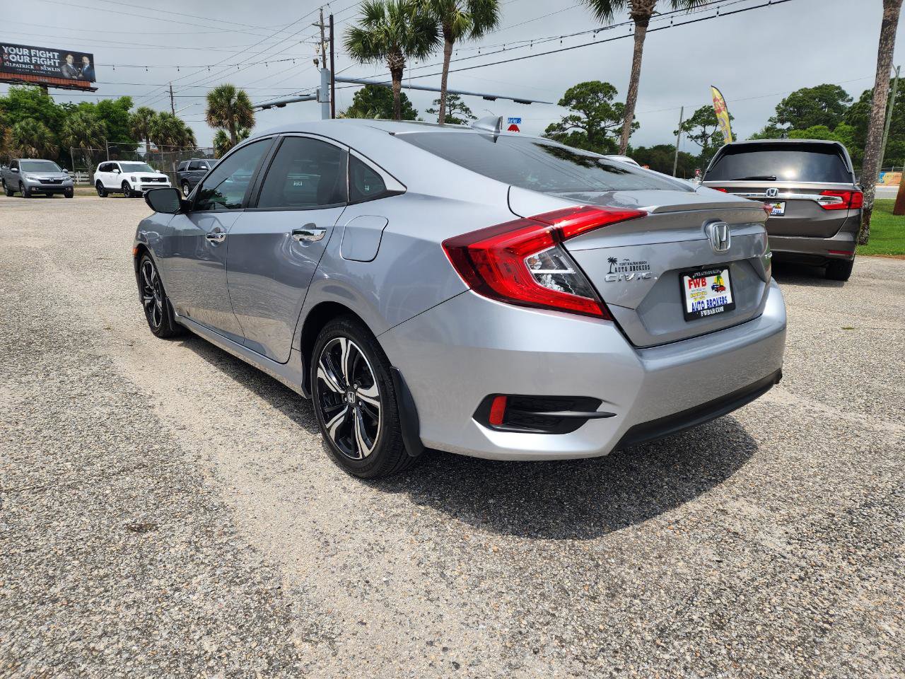 Used 2017 Honda Civic Touring image 3