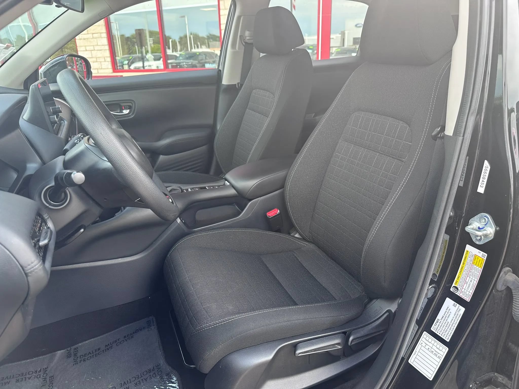 Used 2025 Honda HR-V LX image 9